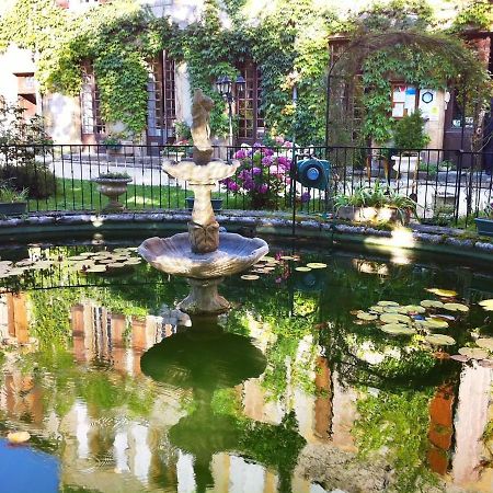 Logis Hostellerie Du Grand Duc Hotel Restaurant Gincla Buitenkant foto