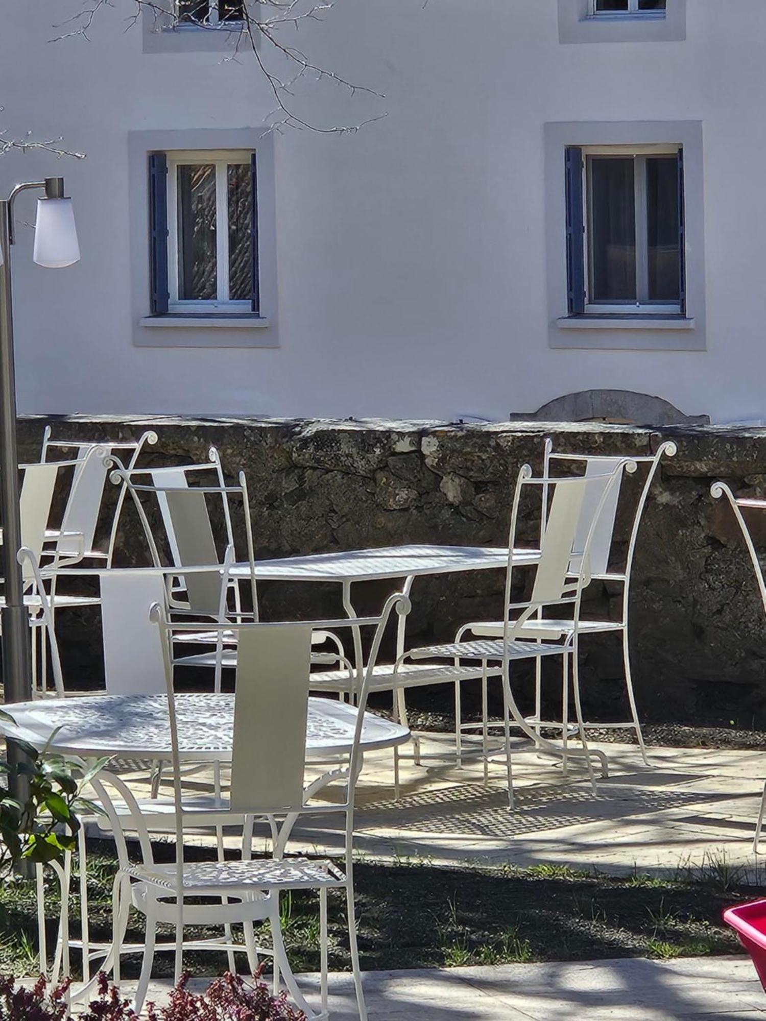 Logis Hostellerie Du Grand Duc Hotel Restaurant Gincla Buitenkant foto
