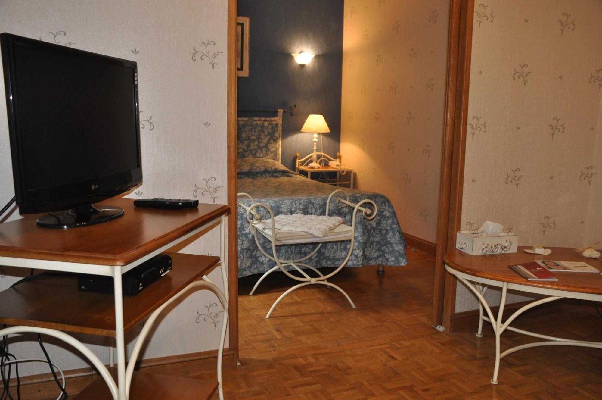 Logis Hostellerie Du Grand Duc Hotel Restaurant Gincla Buitenkant foto