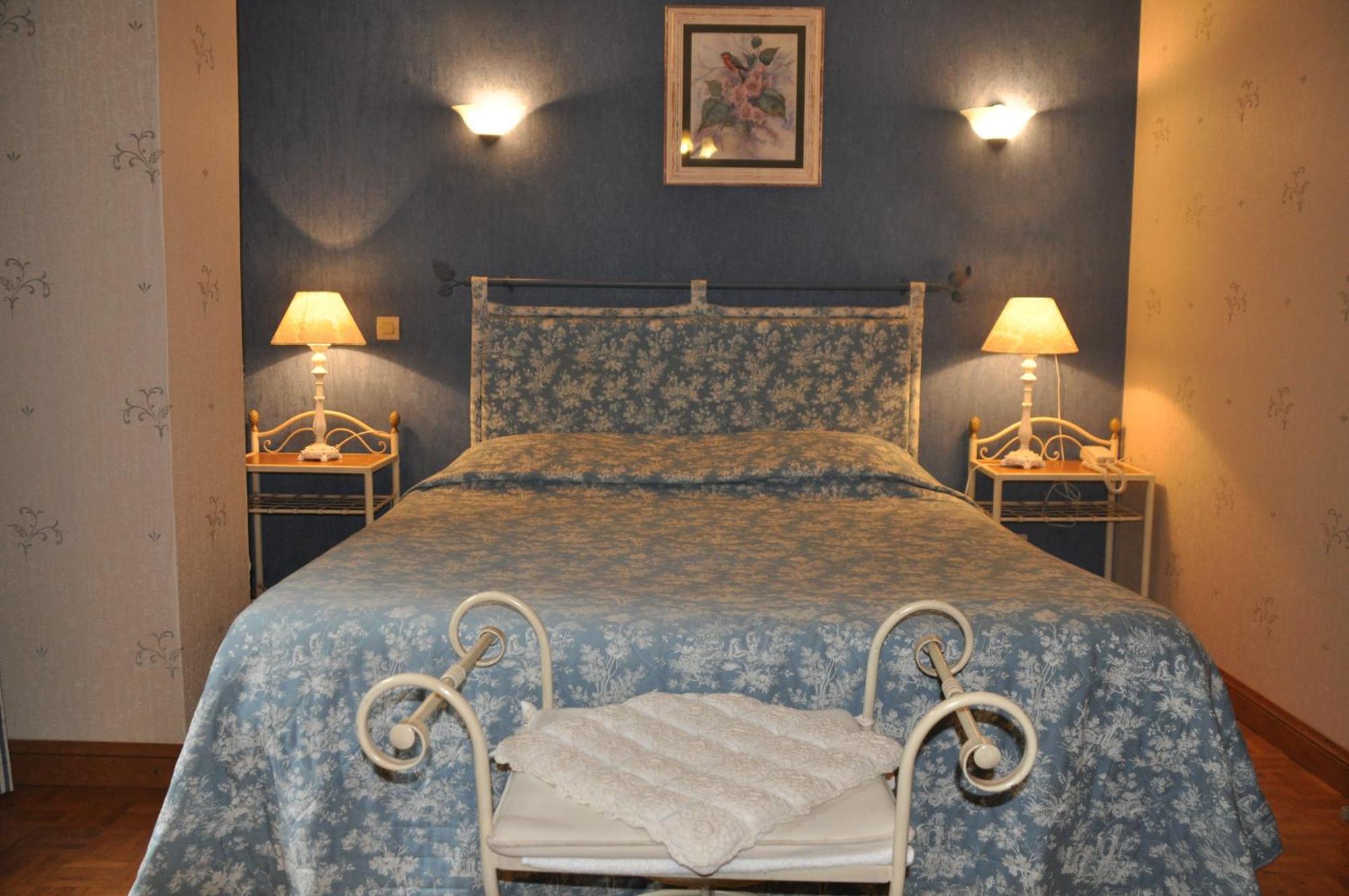 Logis Hostellerie Du Grand Duc Hotel Restaurant Gincla Buitenkant foto