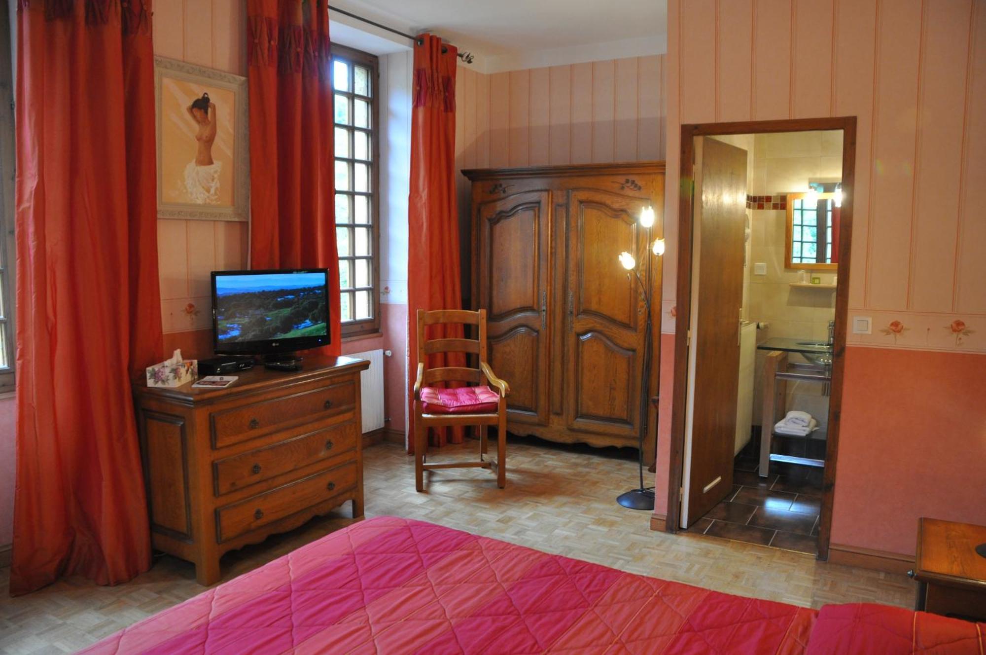 Logis Hostellerie Du Grand Duc Hotel Restaurant Gincla Buitenkant foto