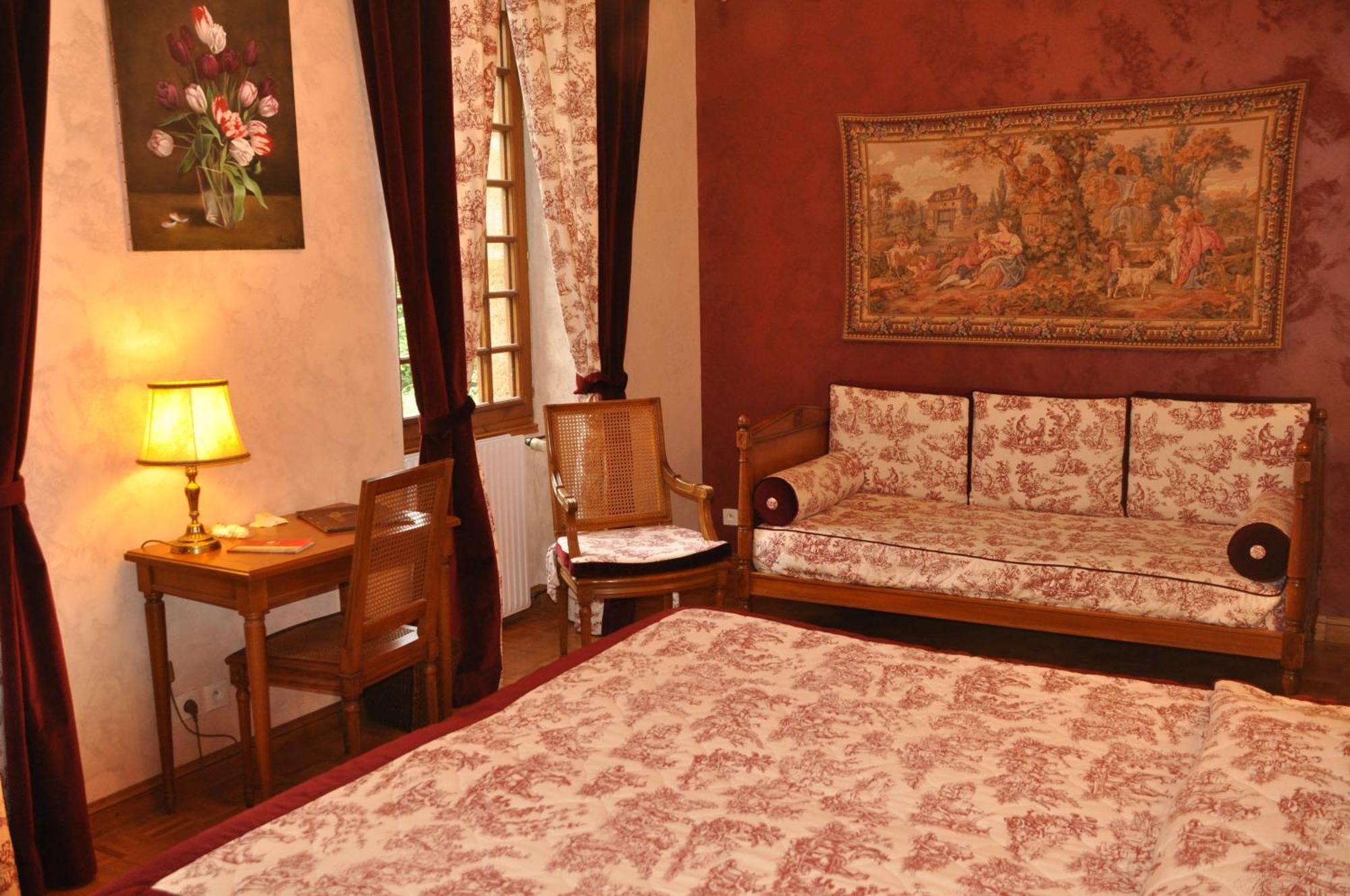 Logis Hostellerie Du Grand Duc Hotel Restaurant Gincla Buitenkant foto