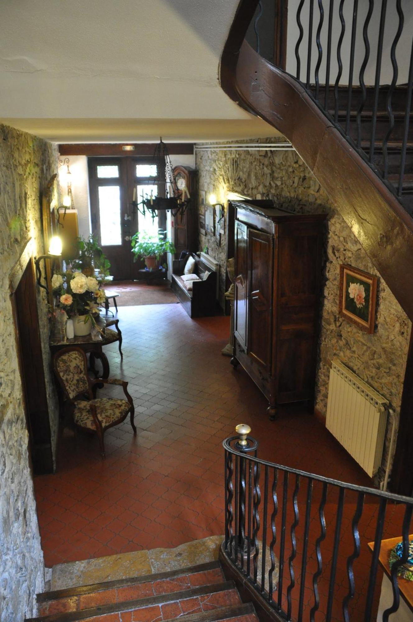 Logis Hostellerie Du Grand Duc Hotel Restaurant Gincla Buitenkant foto