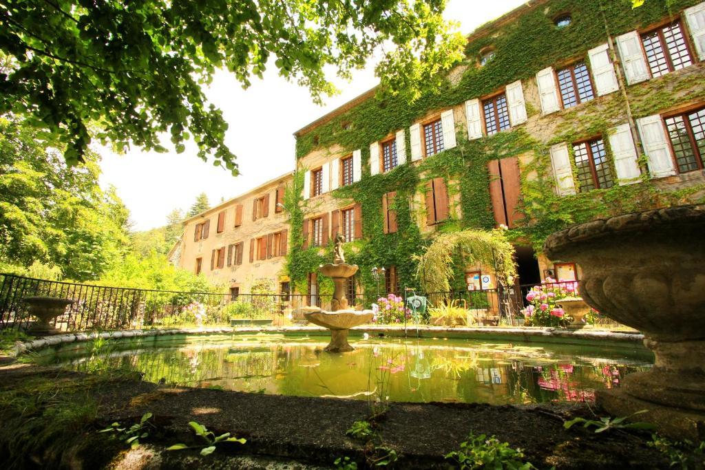 Logis Hostellerie Du Grand Duc Hotel Restaurant Gincla Buitenkant foto