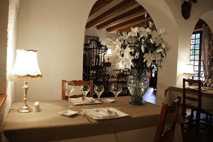 Logis Hostellerie Du Grand Duc Hotel Restaurant Gincla Buitenkant foto