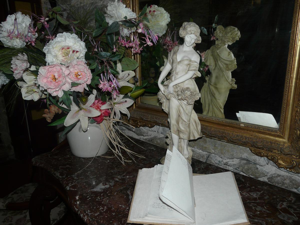 Logis Hostellerie Du Grand Duc Hotel Restaurant Gincla Buitenkant foto