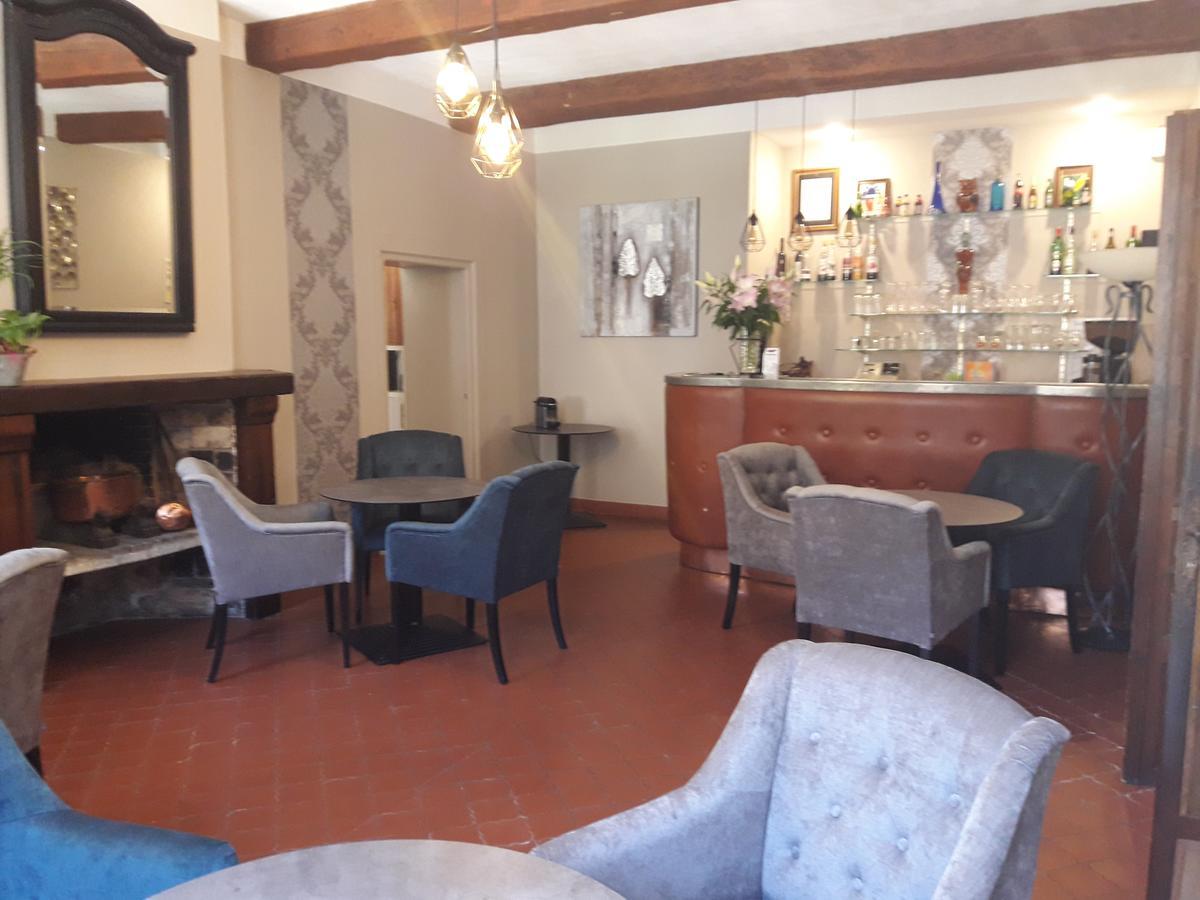 Logis Hostellerie Du Grand Duc Hotel Restaurant Gincla Buitenkant foto