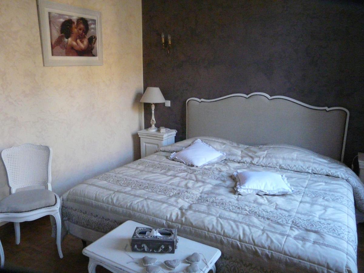 Logis Hostellerie Du Grand Duc Hotel Restaurant Gincla Buitenkant foto