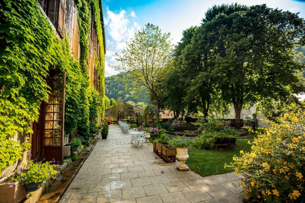 Logis Hostellerie Du Grand Duc Hotel Restaurant Gincla Buitenkant foto