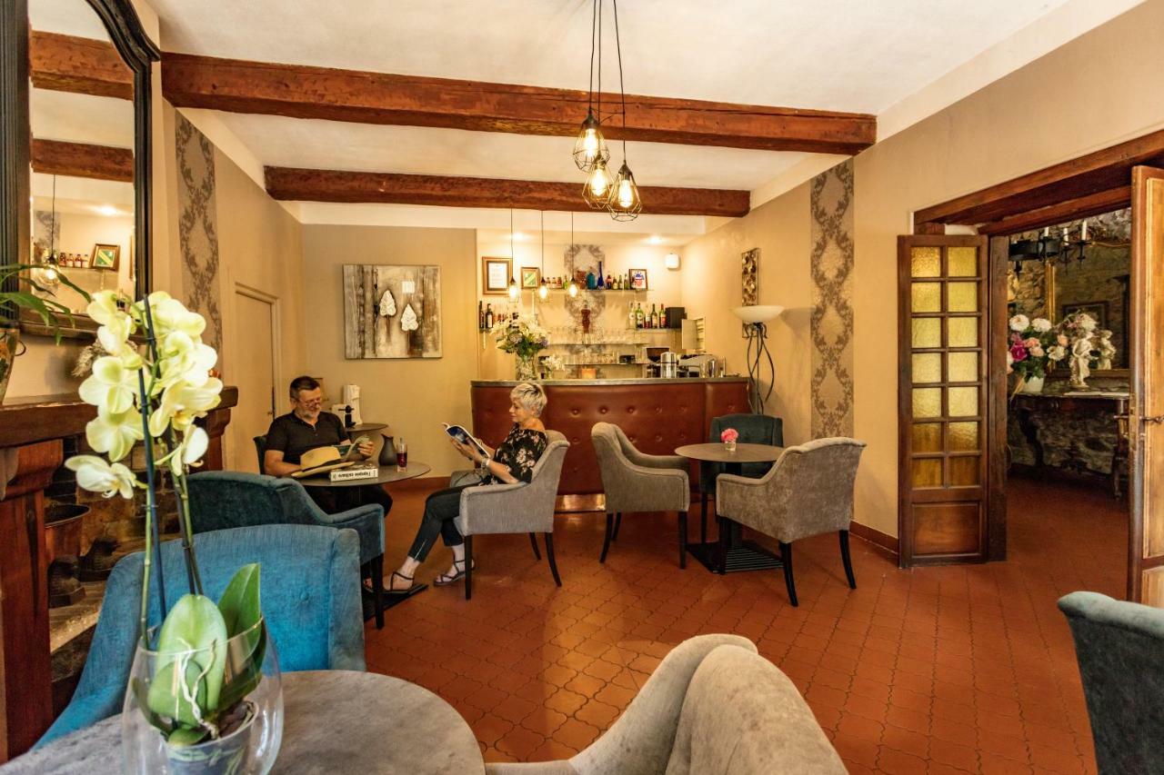 Logis Hostellerie Du Grand Duc Hotel Restaurant Gincla Buitenkant foto